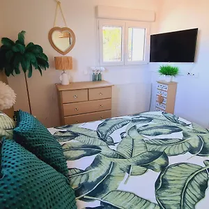 https://petit-coin-de-paradis-les-pieds-dans-leau.aixenprovencehotels.org